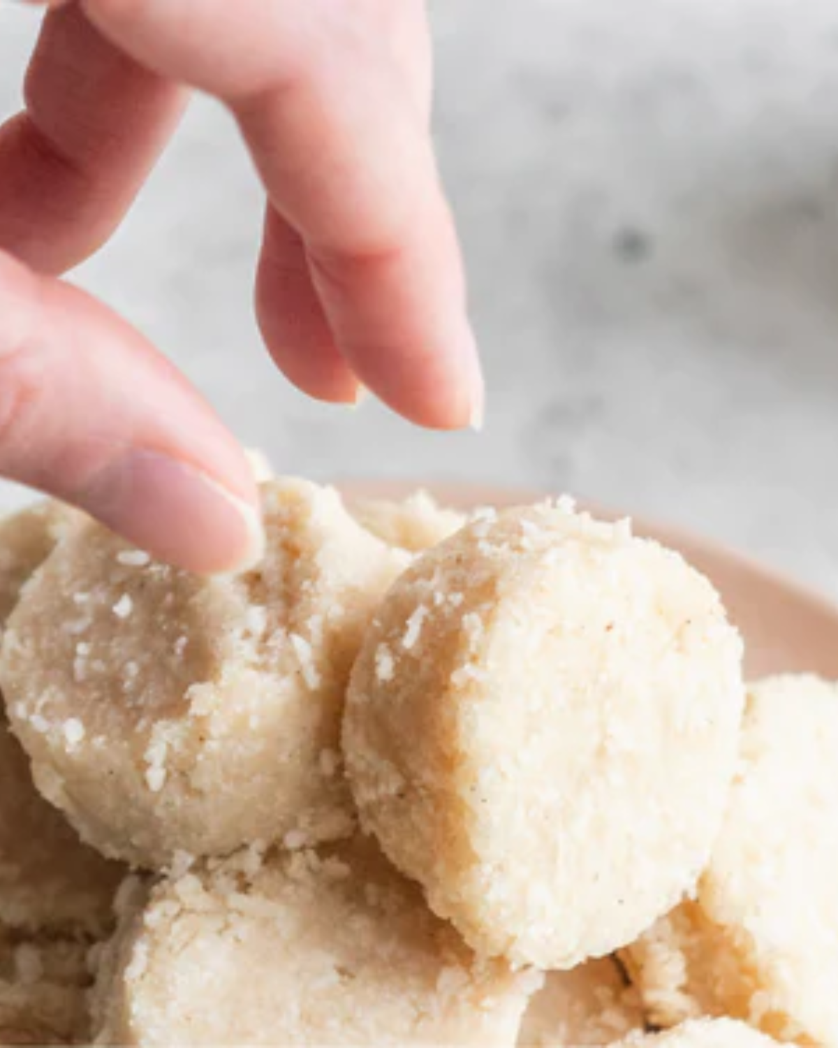CHOCOLATE COCONUT CRUNCH'EMS
